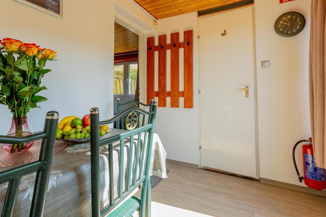 Panorama Apartmanhaz 艾斯特根 外观 照片